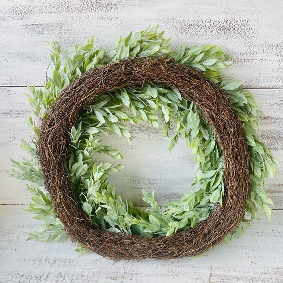 Rainwashed Leaves Wreath - Picture 9 of 13